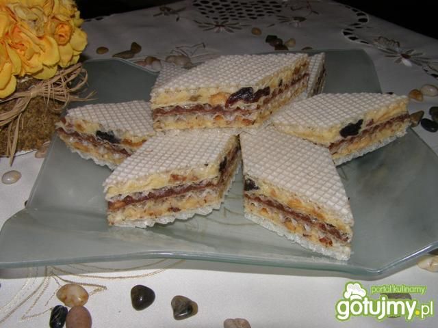 Wafel z orzechami , rodzynkami i kakao