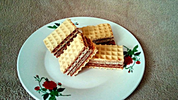 Wafelki z masą czekoladową Wafelki z masą czekoladową
