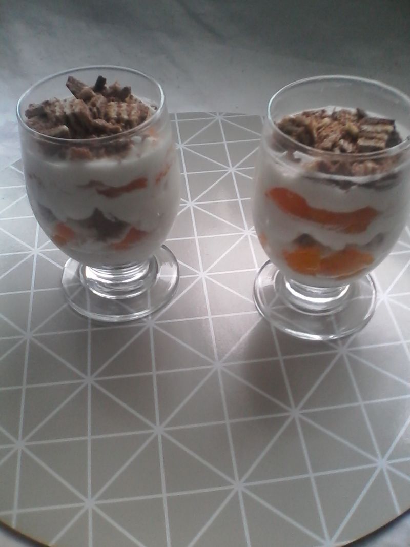 Wafelkowy przekładaniec z mandarynką