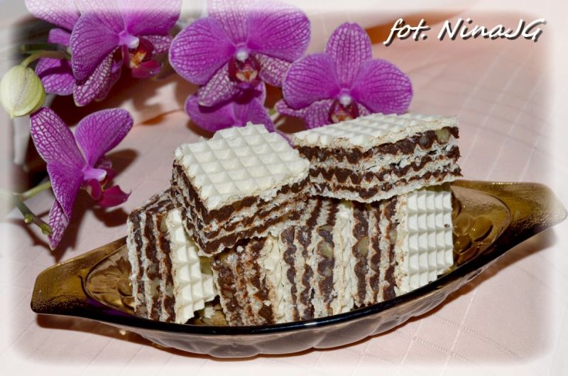 Wafle orzechowe z porzeczkową nutą Wafle orzechowe z porzeczkową nutą