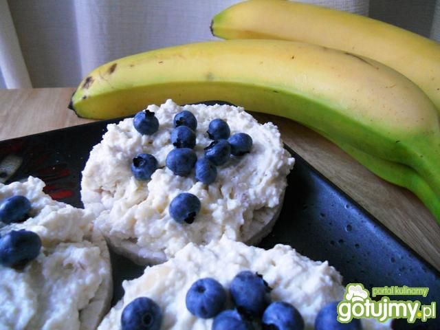 Wafle ryżowe z twarożkiem bananowym Wafle ryżowe z twarożkiem bananowym