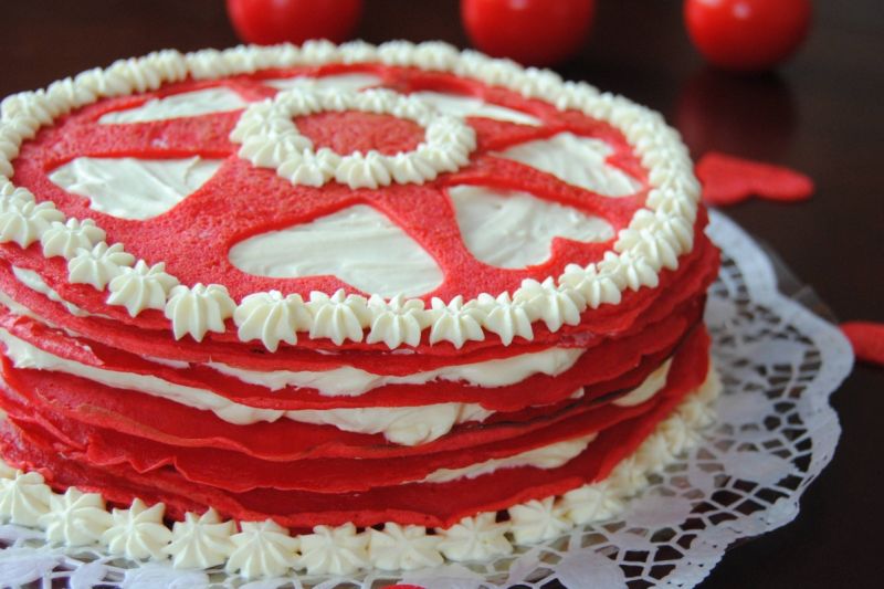 Walentynkowy tort naleśnikowy