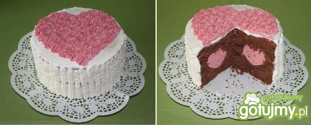 Walentynkowy tort z sercem