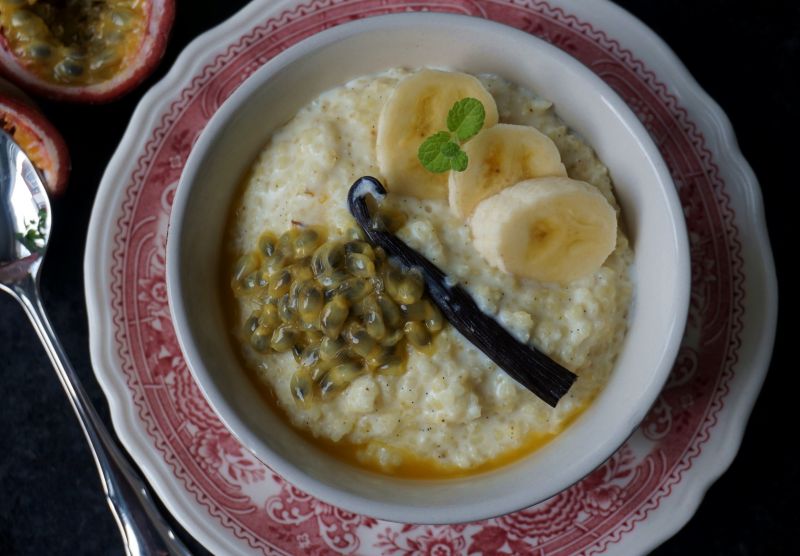 Waniliowa jaglanka z bananem i marakują Waniliowa jaglanka z bananem i marakują