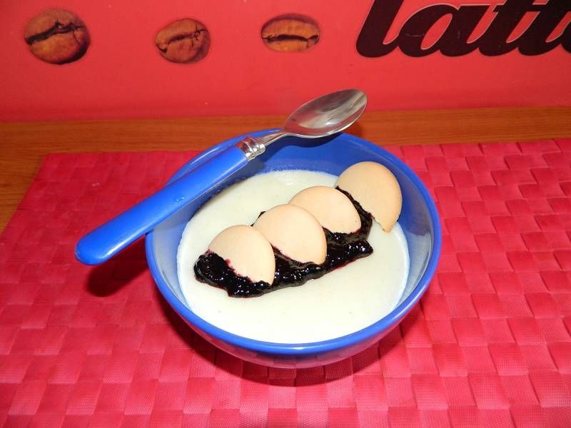 Waniliowa kasza manna z jagodowym akcentem Waniliowa kasza manna z jagodowym akcentem