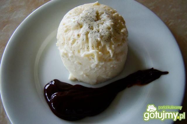 Waniliowa panna cotta z czekoladą