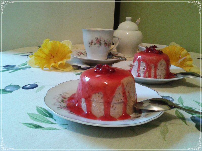 Waniliowa panna i jej żurawinowa czerwień Waniliowa panna i jej żurawinowa czerwień