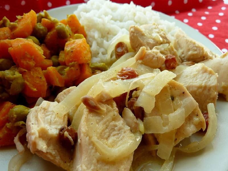 Waniliowa potrawka z kurczaka z rodzynkami Waniliowa potrawka z kurczaka z rodzynkami