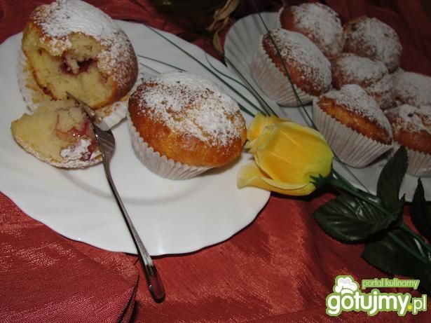 Waniliowe muffinki z konfiturą  Waniliowe muffinki z konfiturą