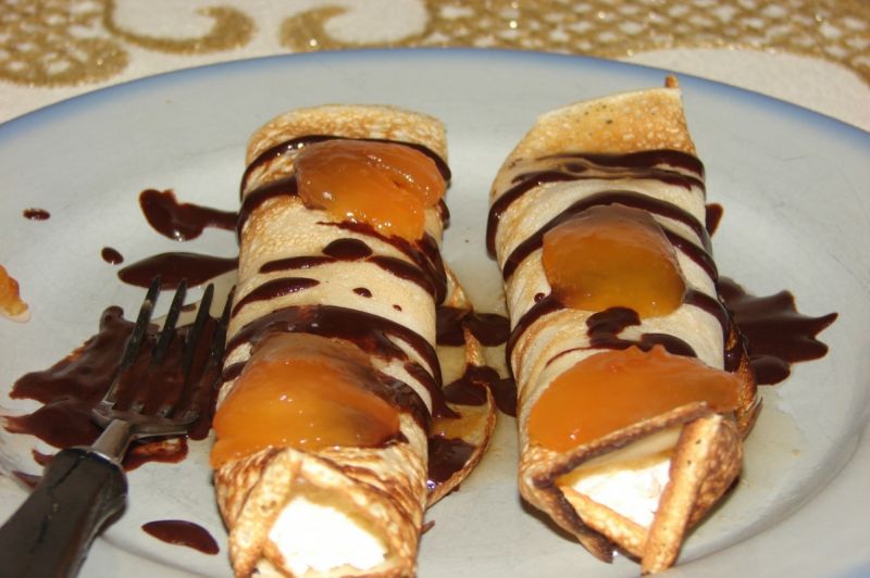 Waniliowe naleśniki z serem i czekoladą