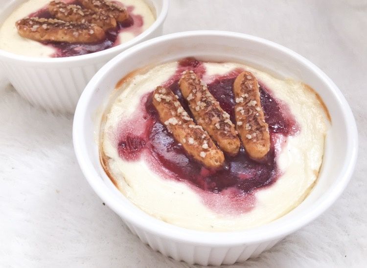 Waniliowe serniczki z maliną Waniliowe serniczki z maliną