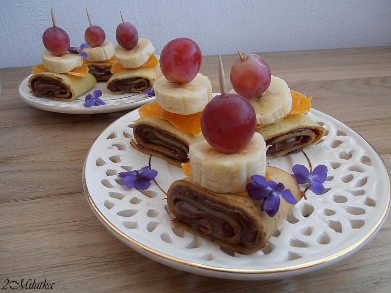 Waniliowe ślimaczki z nutellą i owocami