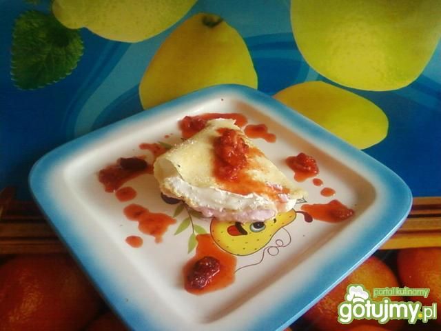 Waniliowo- truskawkowe trójkąty. Waniliowo- truskawkowe trójkąty.