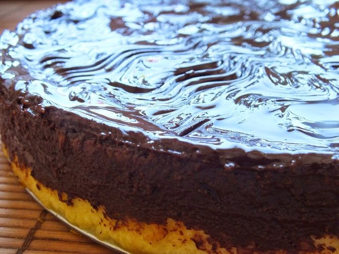 Waniliowy sernik otulony czekoladą Waniliowy sernik otulony czekoladą