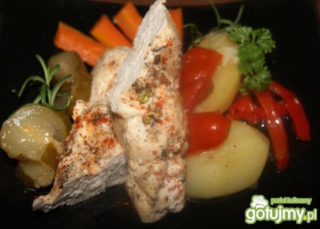 Warkocz z piersi kurczaka na parze