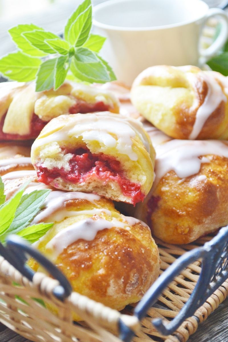 Warkocze pełne malin na maślance i oleju