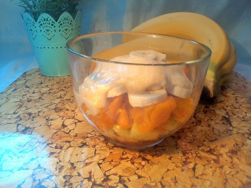 Warstwowa sałatka owocowa