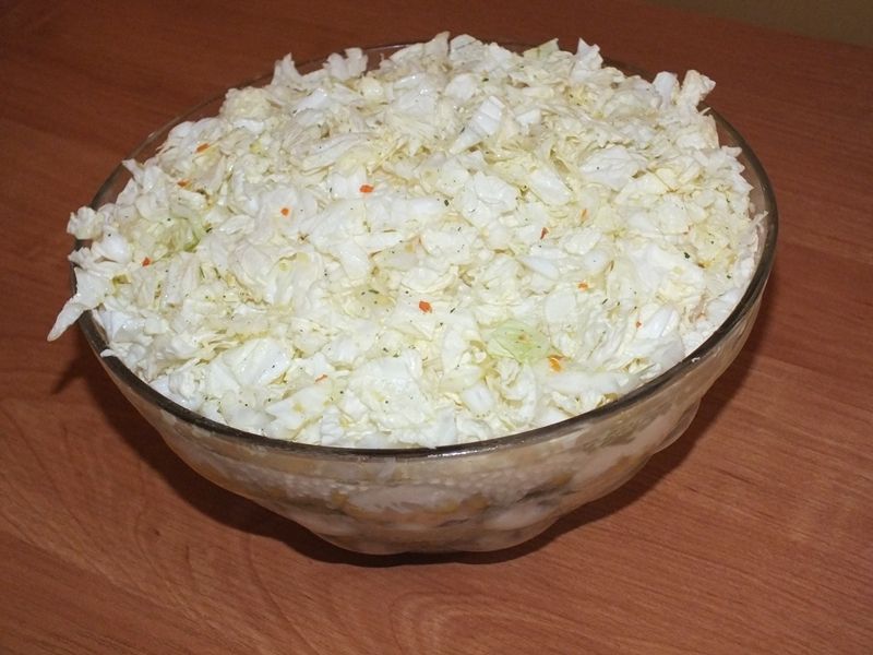 Warstwowa sałatka z kurczakiem Warstwowa sałatka z kurczakiem