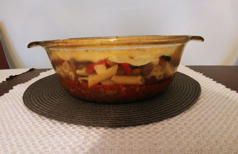Warstwowa zapiekanka makaronowa
