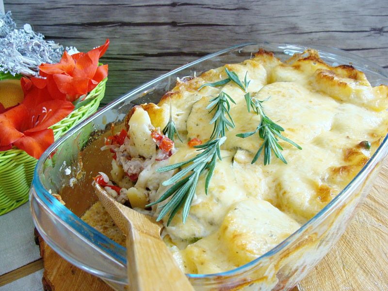 Warstwowa zapiekanka mięsno-warzywna