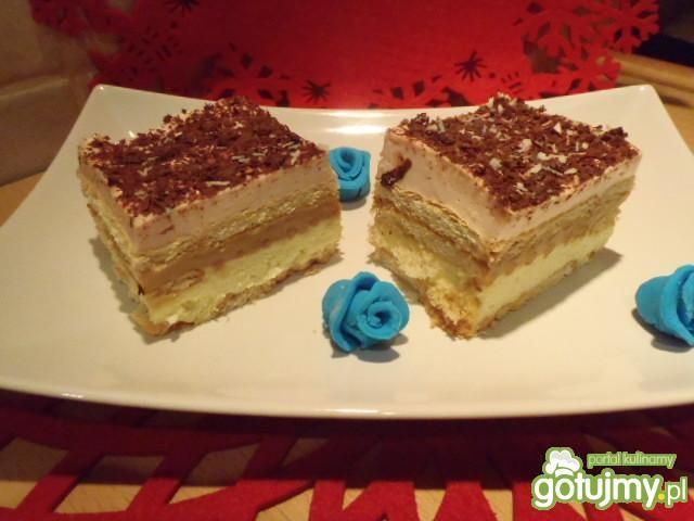 Warstwowe ciasto na herbatnikach