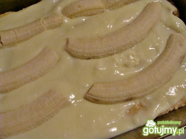 Warstwowe ciasto z bananami 