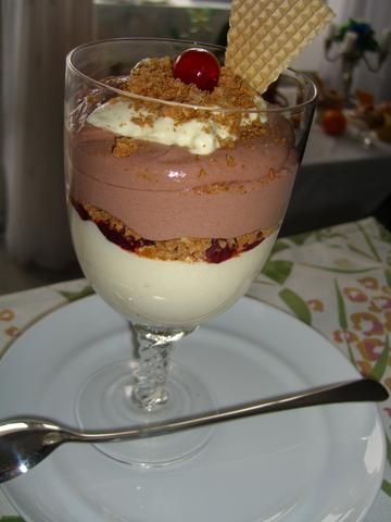 Warstwowy deser ..... Warstwowy deser .....