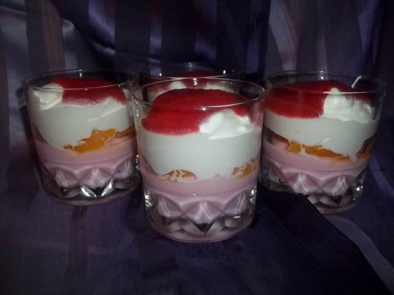 Warstwowy deser z budyniem Warstwowy deser z budyniem