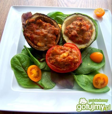 Warzywa faszerowane zapiekane  Warzywa faszerowane zapiekane