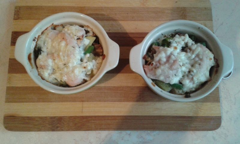 Warzywa i pierś z kurczaka pod pierzynką Warzywa i pierś z kurczaka pod pierzynką