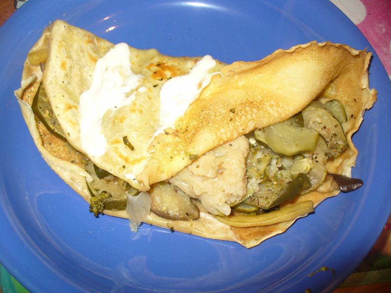 Warzywa  na parze w naleśniku