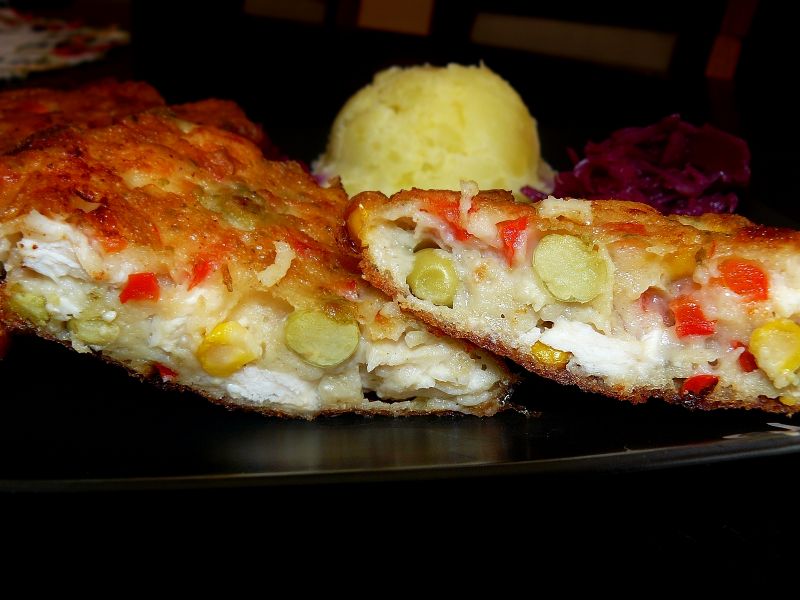 Warzywa z kurczakiem w cieście