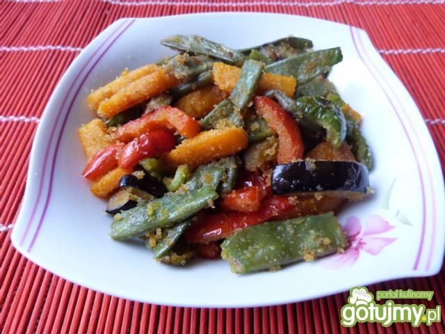 Warzywa z patelni z masłem i bułką tartą Warzywa z patelni z masłem i bułką tartą