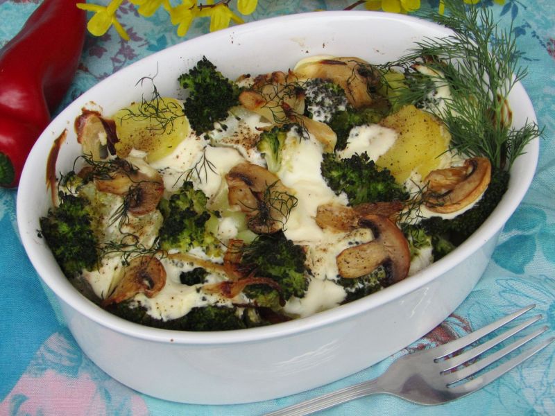 Warzywa zapiekane pod śmietanową kołderką Warzywa zapiekane pod śmietanową kołderką