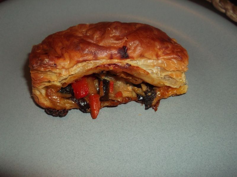 Warzywa zapiekane w cieście francuskim