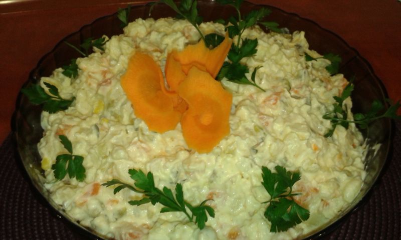 Warzywna sałatka obiadowa Warzywna sałatka obiadowa