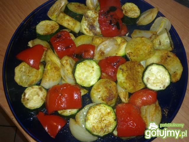 Warzywna sałatka prosto z grilla  Warzywna sałatka prosto z grilla