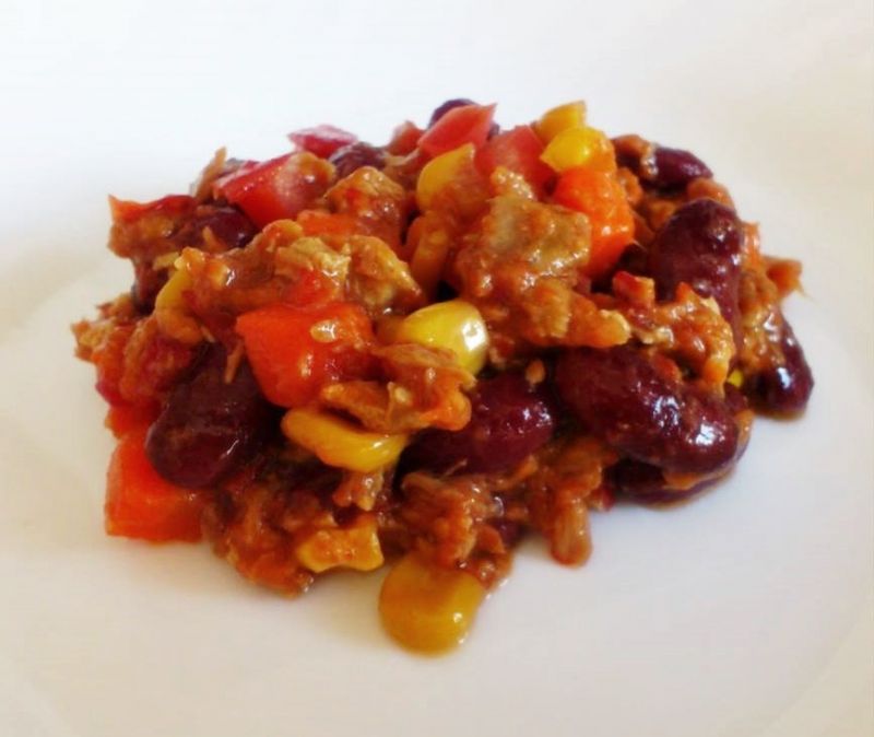 Warzywna sałatka z tuńczykiem po meksykańsku Warzywna sałatka z tuńczykiem po meksykańsku