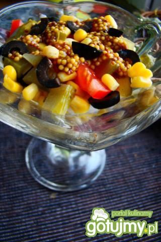 Warzywna z sosem francuskim 