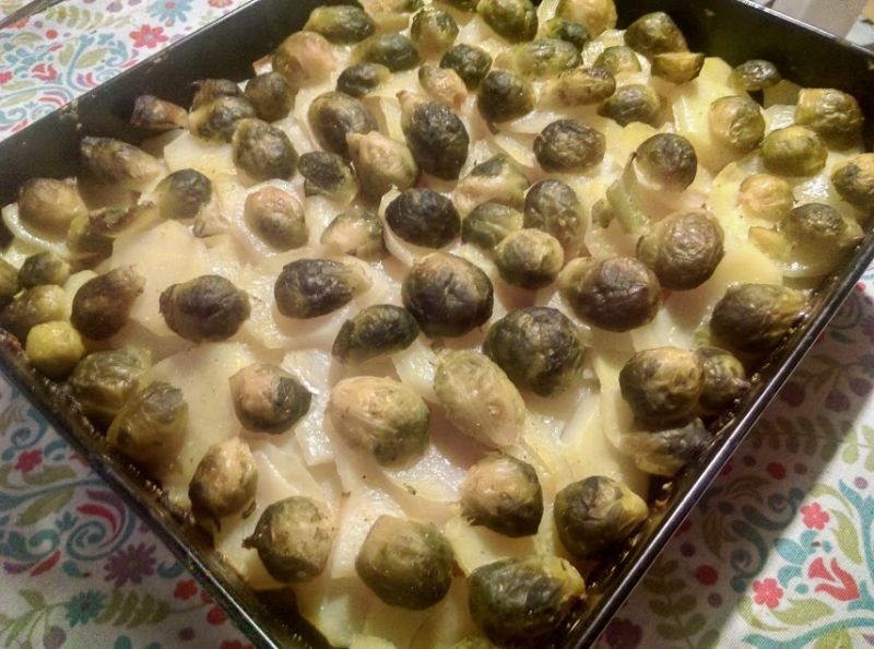 Warzywna zapiekanka z brukselką Warzywna zapiekanka z brukselką