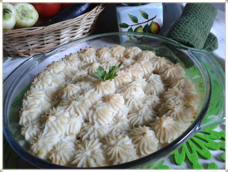 Warzywna zapiekanka z kalafiorowym puree Warzywna zapiekanka z kalafiorowym puree