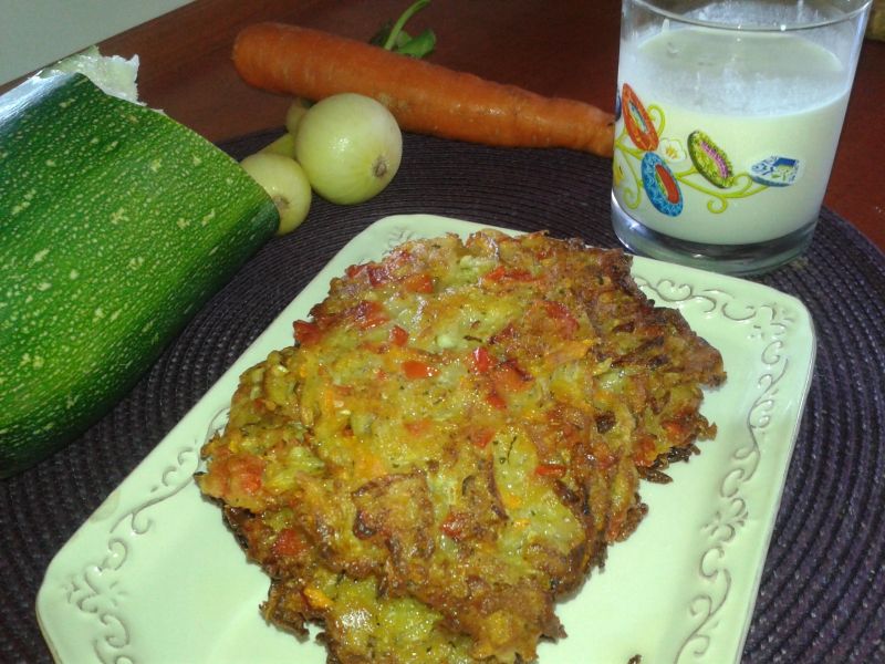 Warzywne placki z cukinią i papryką