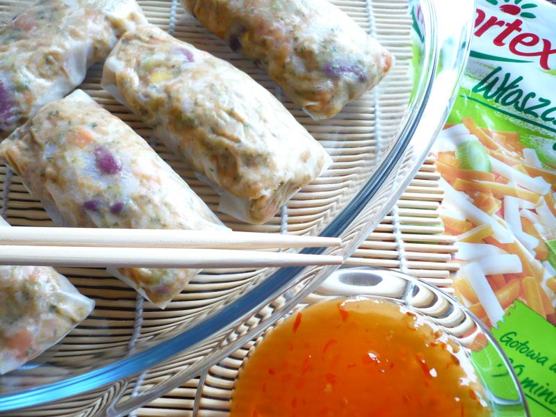 Warzywne sajgonki w papierze ryżowym