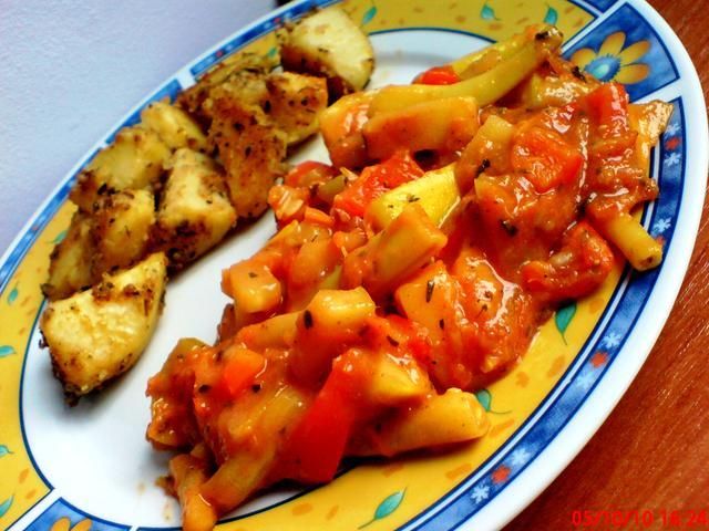 Warzywny gulasz z cukinią