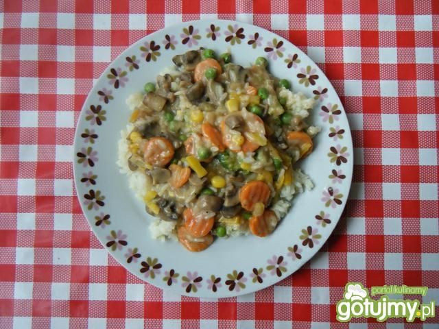 Warzywny mix z ryżem  Warzywny mix z ryżem