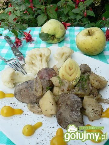 Wątróba duszona w winie z jabłkami Wątróba duszona w winie z jabłkami