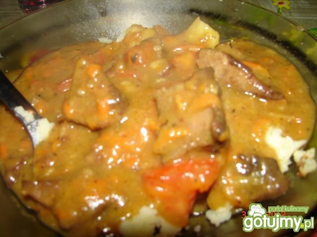 Wątroba w warzywnym sosie