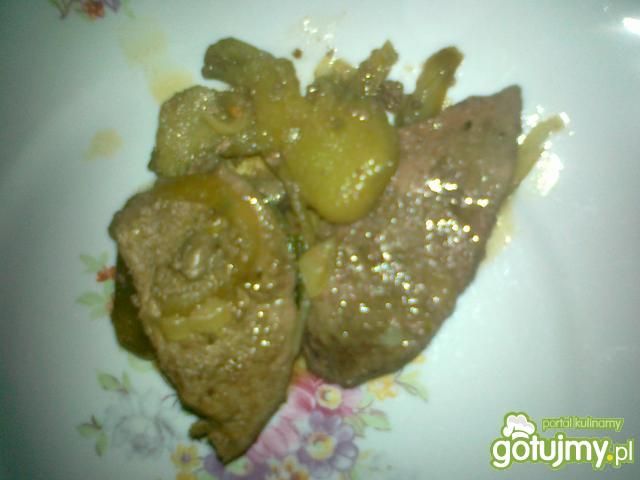 Wątroba z jabłkami i cebulką 