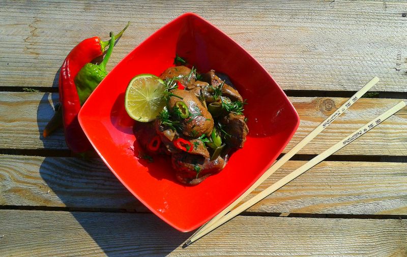 Wątróbka drobiowa w tajskim stylu