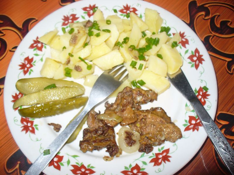 Wątróbka drobiowa z majerankiem i cebulką Wątróbka drobiowa z majerankiem i cebulką